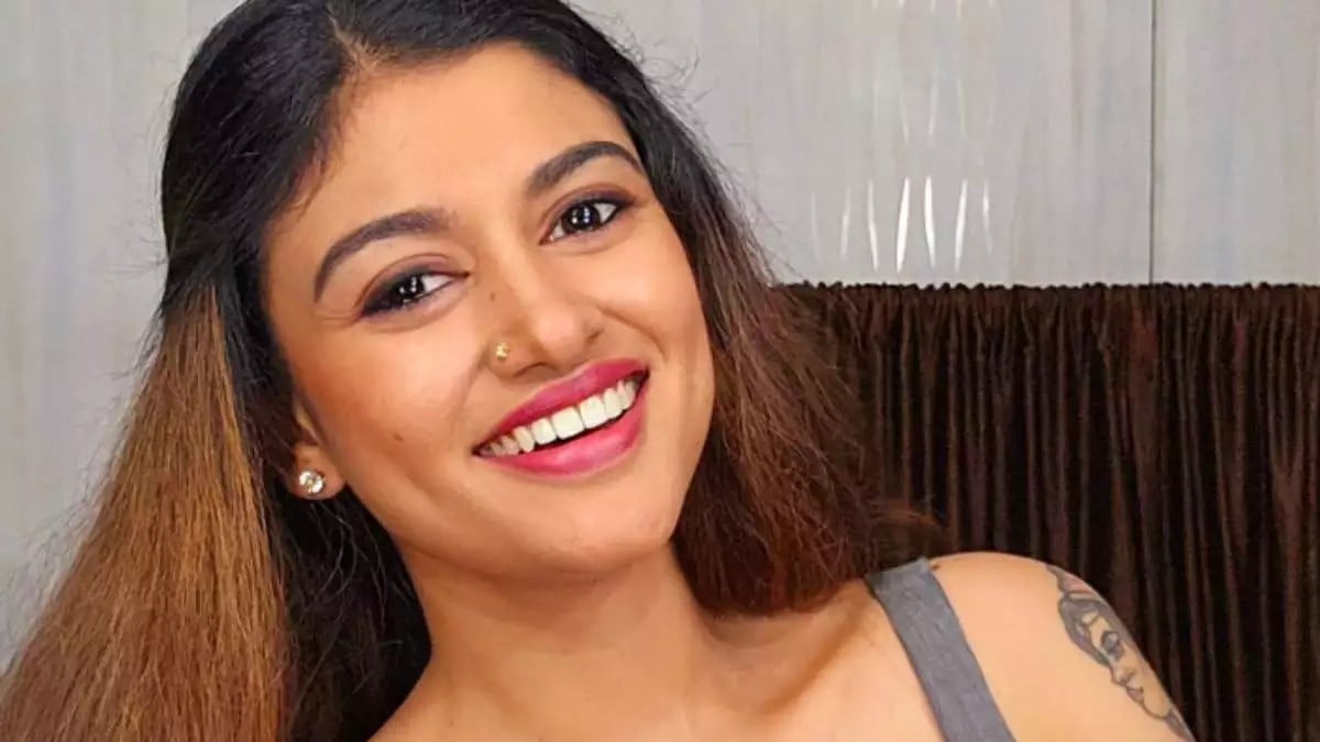 Oviya interview about controversies