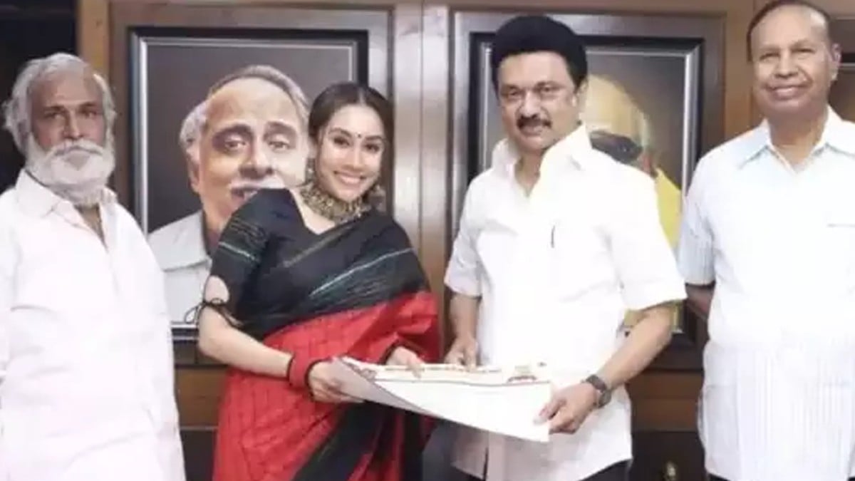 Divya Sathyaraj joins DMK
