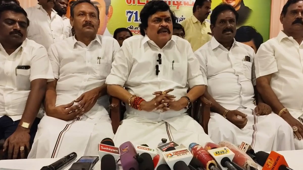 இபிஎஸ் உத்தரவிட்டால் 1000 அதிமுக இளைஞர்கள் யுத்தத்தில் துப்பாக்கி ஏந்த தயார்.. ராஜேந்திர பாலாஜி பரபர பேட்டி!