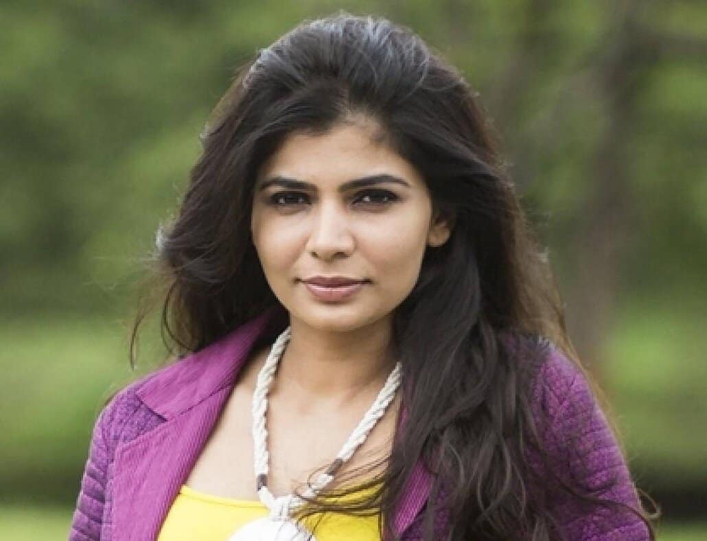chinmayi covers the audience by singing mutha mazhai song in thug life