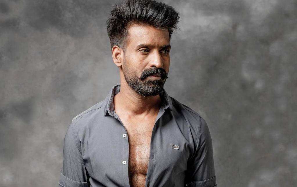 soori angry on his fans who ate sand rice in madurai temple