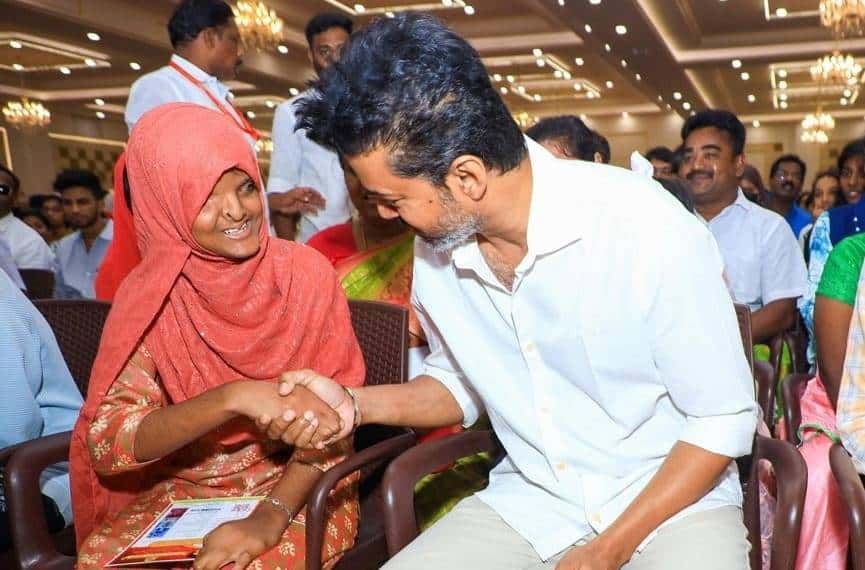 vijay meet 10th and 12th std students who got high marks in public exam