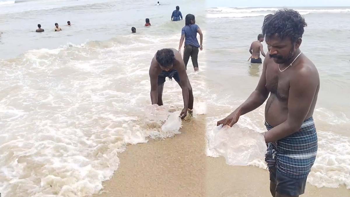 What danger awaits those bathing in the sea at Tiruchendur? Devotees complain