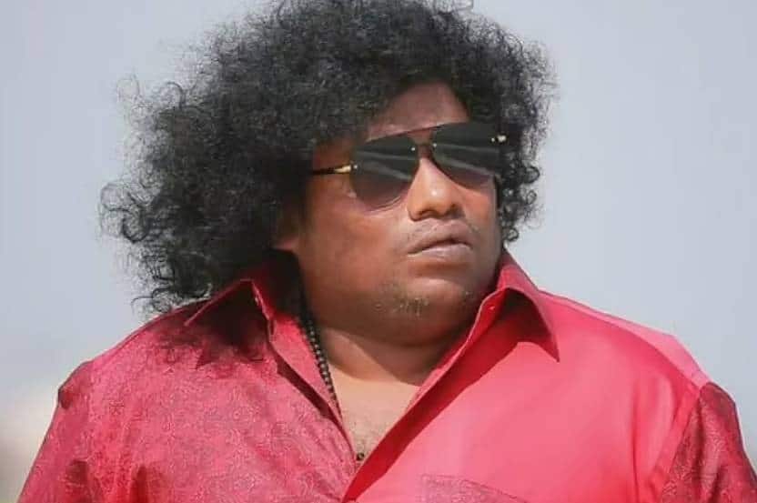 yogi babu angry on others fixing his salary