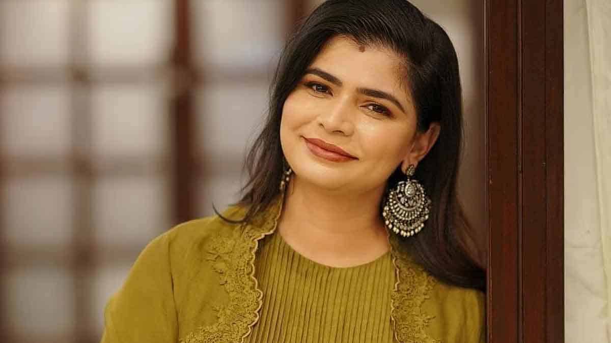 I will give a chance to the banned Chinmayi… Famous music composer takes action!