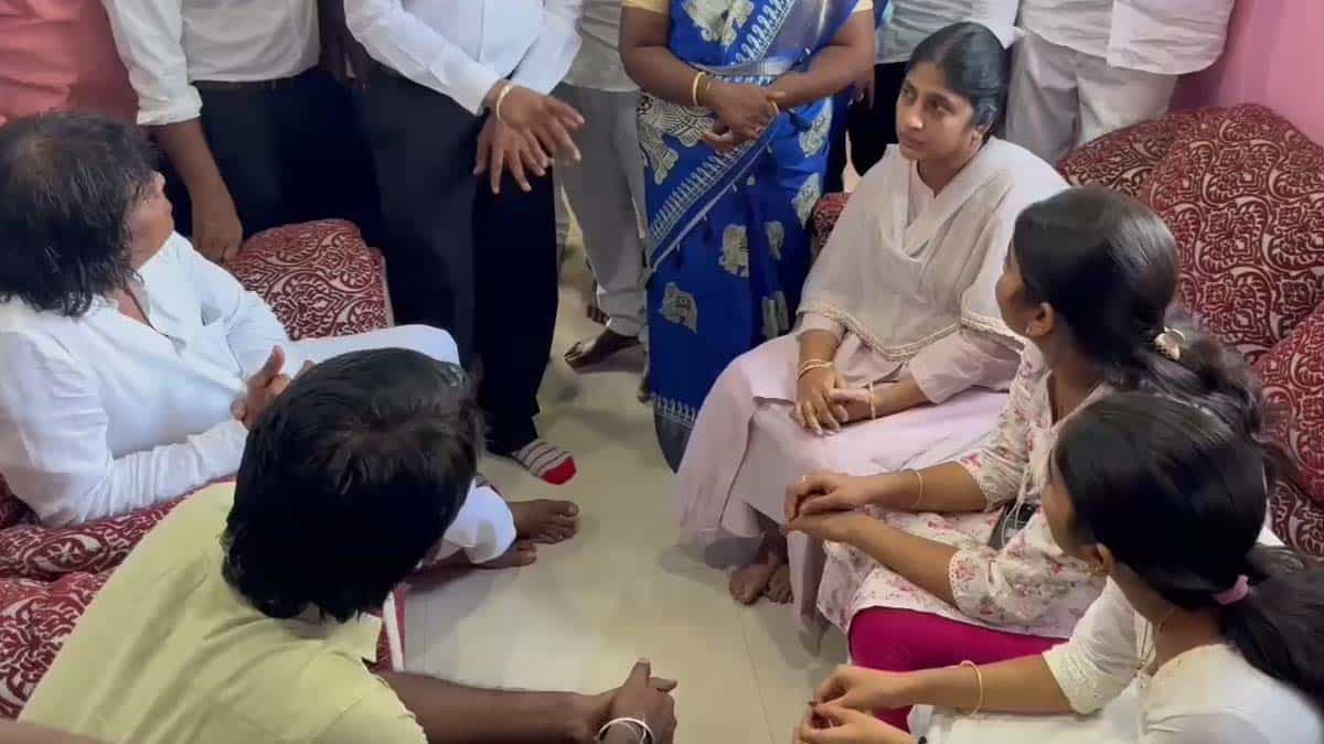ஜெகன்மூர்த்தி வீட்டுக்கு சென்ற பொற்கொடி ஆம்ஸ்டிராங்.. மனைவியை சந்தித்து ஆதரவு..!