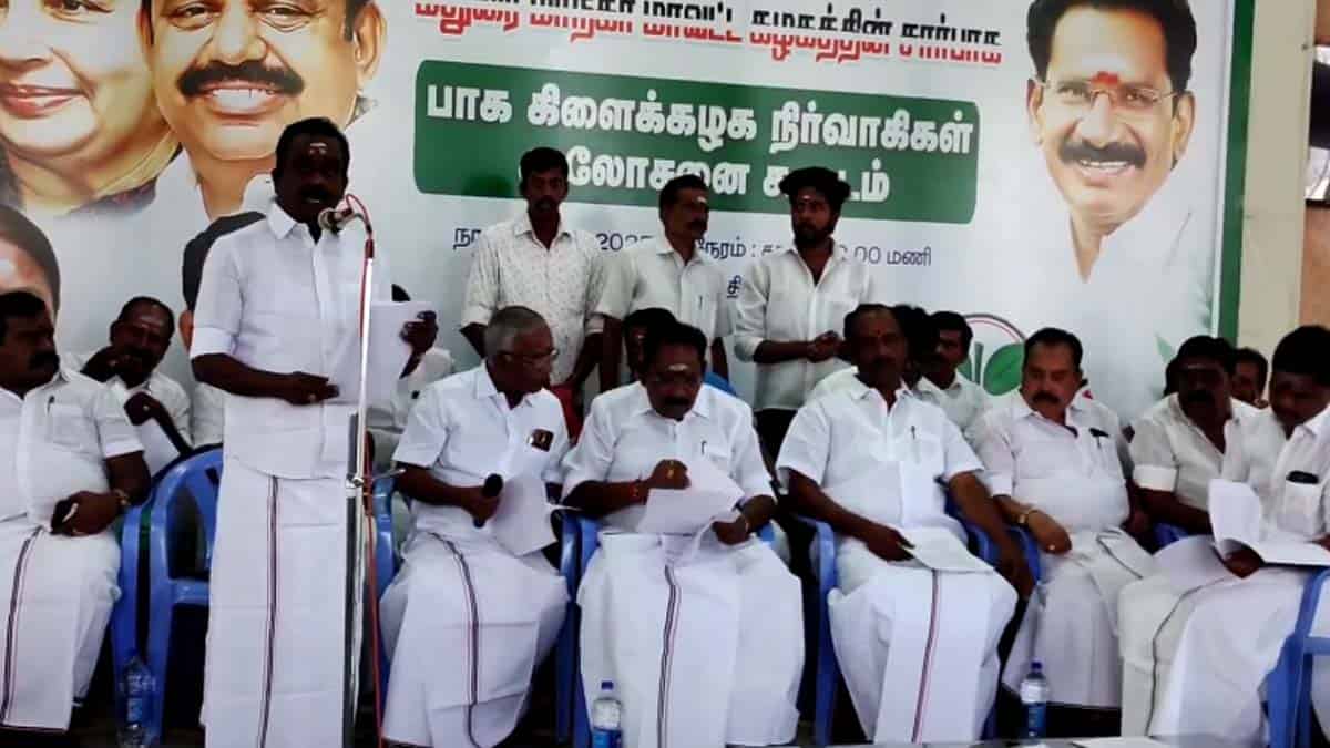 ரத்தம் கக்கி சாவீர்கள்… முன்னாள் அமைச்சர் பேச்சால் சிரிப்பொலி!!