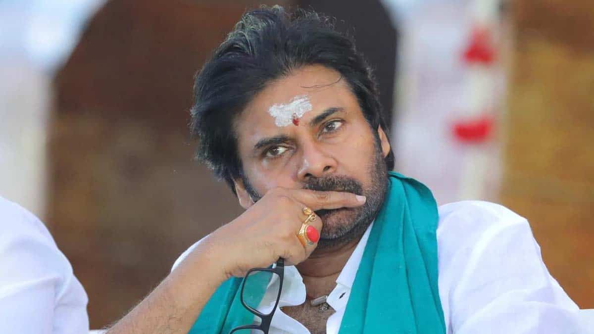 சுடுதண்ணியை புடிச்சு மூஞ்சில ஊத்துற டீ மாஸ்டர்கள் இங்கு எராளம்.. பவன் கல்யாணை விமர்சித்த பிரபலம்!