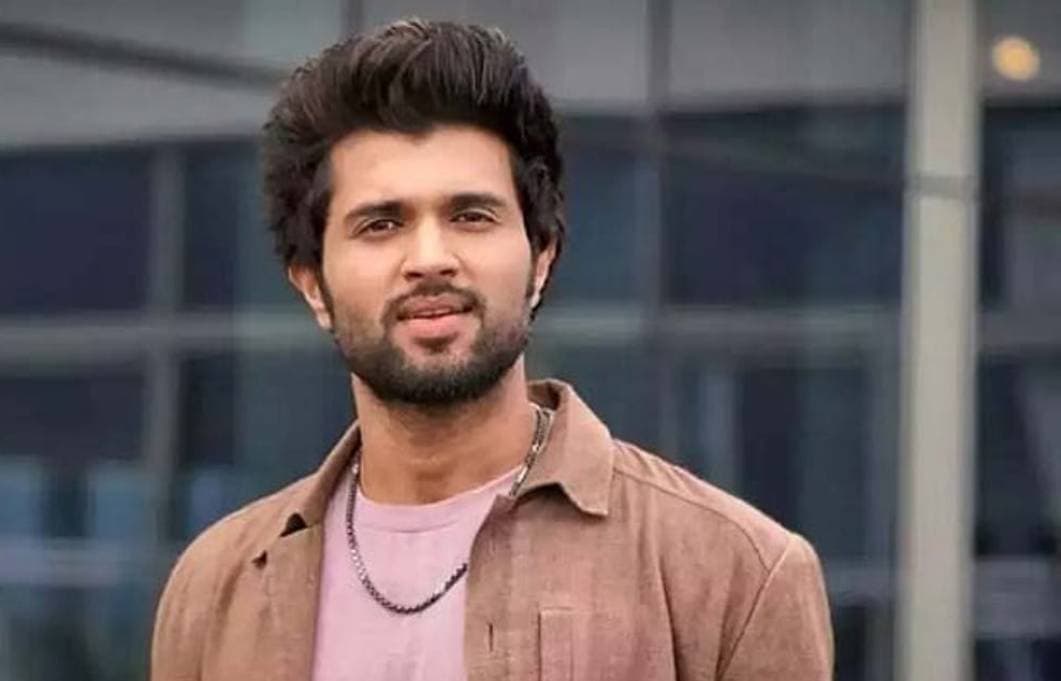 case under SC/ST act was booked against vijay deverakonda
