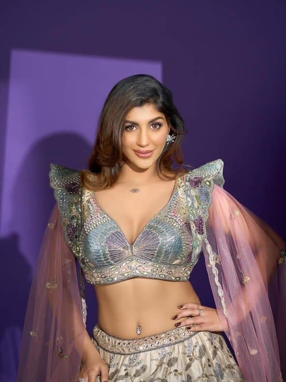 Yashika Aannand New Images