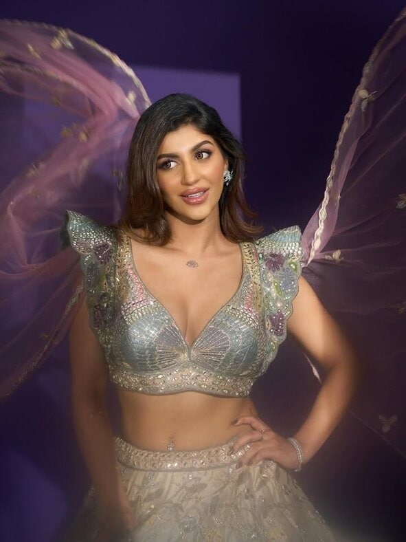 Yashika Aannand New Photos 