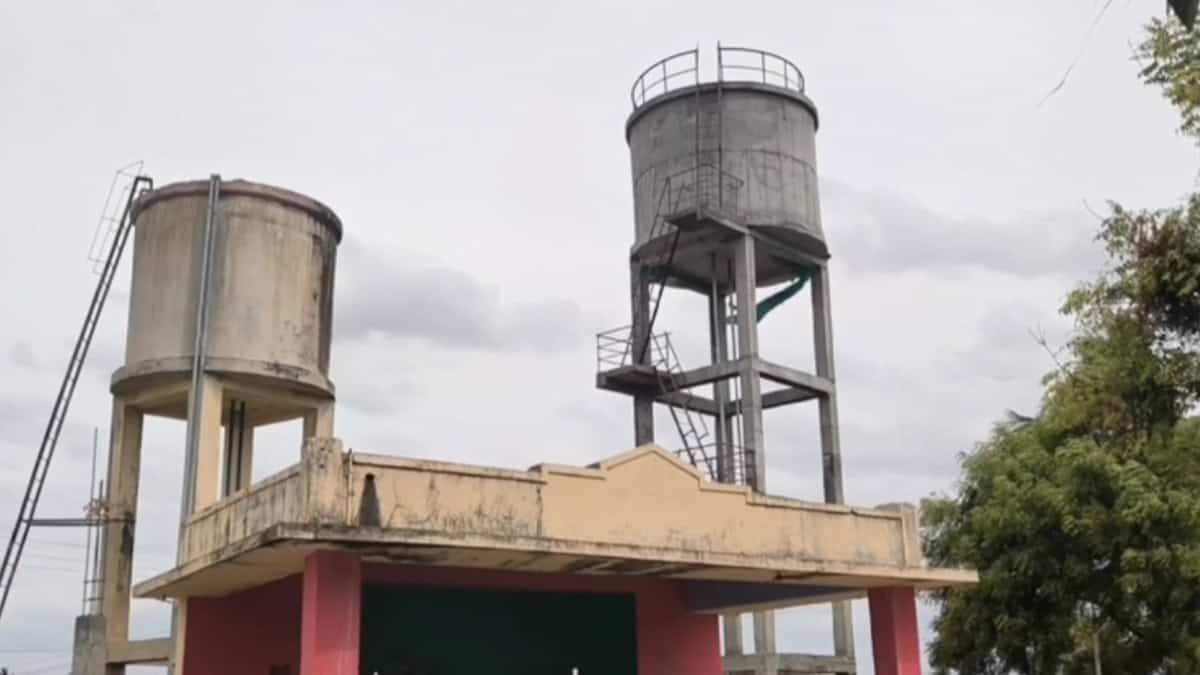 மீண்டும் வேங்கைவயல் சம்பவமா? மேல்நிலை தொட்டியில் இறங்கி மலம் கழித்த மர்மநபர்கள்!!