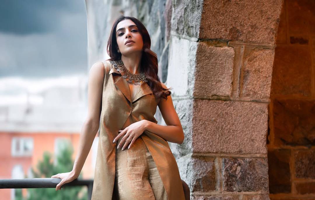 samantha and raj nidimoru dating photos viral on internet